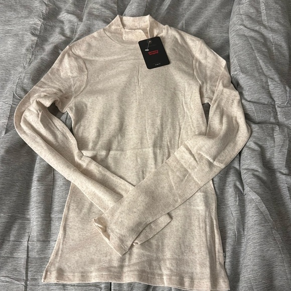 Levi’s slim fit mock neck t-shirt - Picture 1 of 3